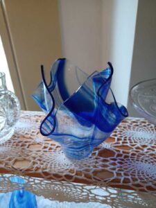 Hankerchief glass